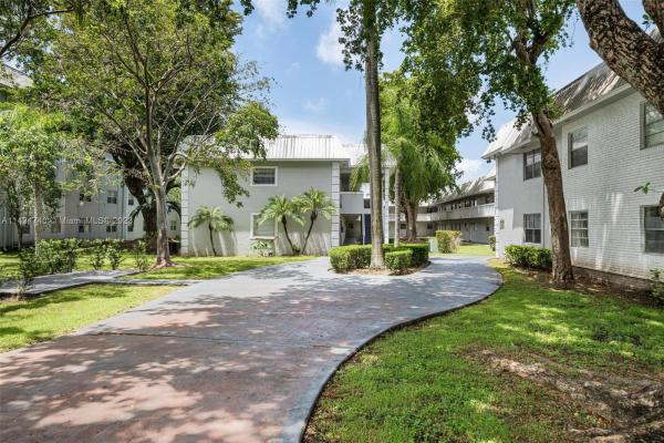 Village Homes & Condos At Palmetto Bay, 17255 SW 95th Ave #457, Palmetto Bay, Florida 33157, image 1