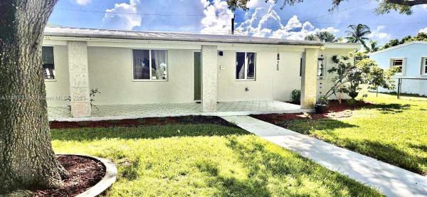 Tropical Estates, 5340 SW 98th Ct, Olympia Heights, Florida 33165, image 2