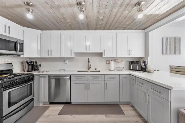 Snapper Village, 7133 SW 115th Pl #G, Kendall, Florida 33173, image 2