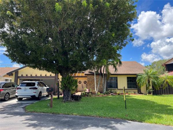 Lakes Of The Meadow, 4862 SW 147th Ct, Kendall West, Florida 33185, image 2