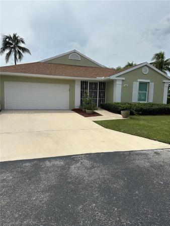 North Gate, 620 SE 27th Ln, Homestead, Florida 33033, image 2