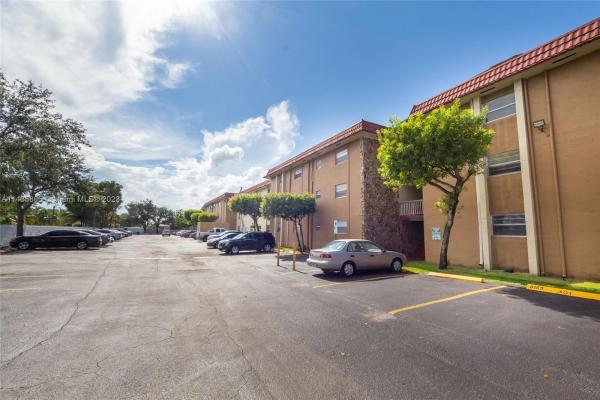Royal Palm Gardens, 4655 Palm Ave #233, Hialeah, Florida 33012, image 1