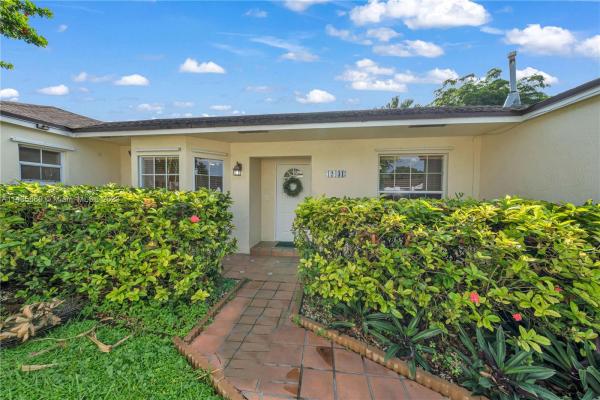 Villas Of Deerwood, 12431 SW 144th Ter, Three Lakes, Florida 33186, image 1