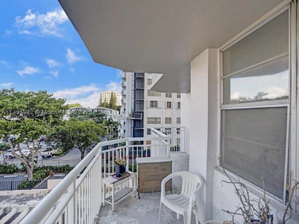 Del Prado, 18051 Biscayne Blvd #304-1, Aventura, Florida 33160, image 2
