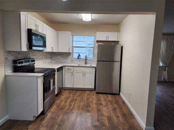 Casa Nova, 2240 Johnson St #203, Hollywood, Florida 33020, image 2