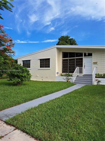 8220 SW 34th Ter, Westchester, Florida 33155, image 2