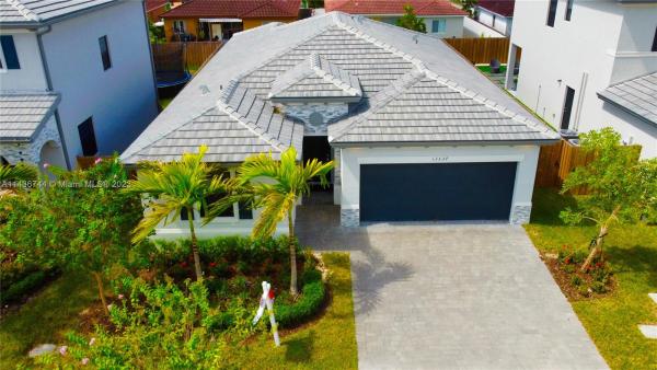 Pine Vista, 13337 SW 284th Ter, Leisure City, Florida 33033, image 2