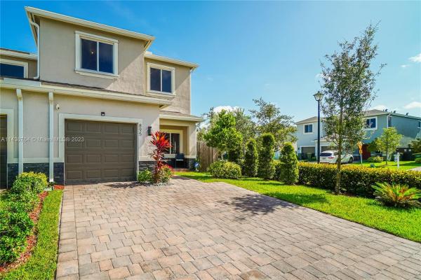 Palms At Bella Vista, 895 SE 17th Ct, Homestead, Florida 33034, image 1