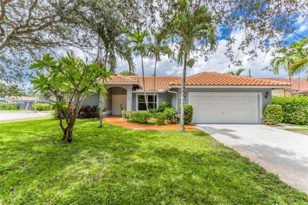 Heritage Park Estates, 5383 SW 11th St, Plantation, Florida 33317, image 1