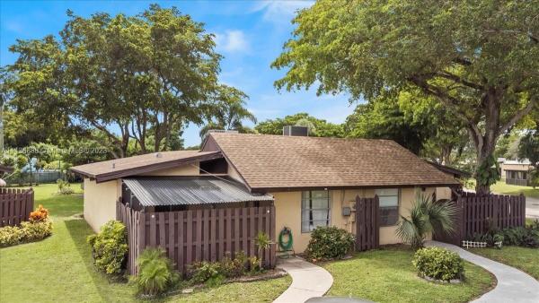 Villas At Carriage Hills, 313 Briarwood Cir #19-V1, Hollywood, Florida 33024, image 1