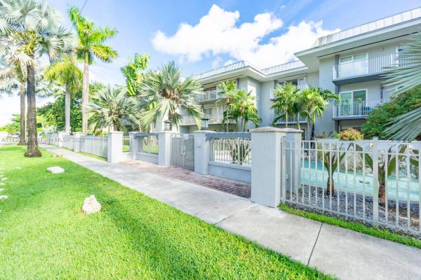 Silver Palms At Dadeland, 7403 SW 82nd St #303N, Glenvar Heights, Florida 33143, image 1