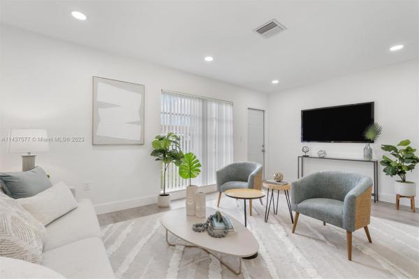 Sierra, 15 NW 192nd St, Miami Gardens, Florida 33169, image 1