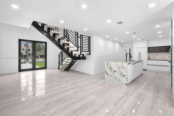 Hollywood Lakes, 901 Hollywood Blvd, Hollywood, Florida 33019, image 2