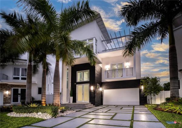 Oasis Park Square At Doral, 8210 NW 33rd Ter, Doral, Florida 33122, image 1