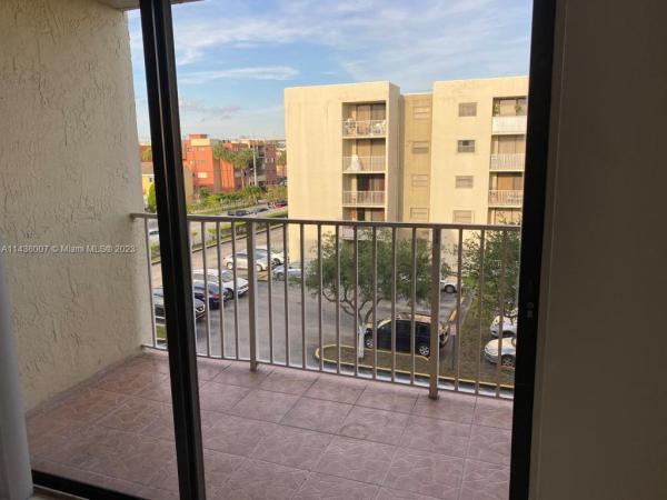 Fontainebleau Gardens, 8185 NW 7th St #420, Fountainebleau, Florida 33126, image 1