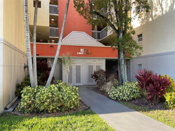 Las Vistas At Doral, 8215 Lake Dr #107, Doral, Florida 33166, image 2