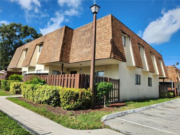 Le Clos Townhomes, 256 San Remo Blvd, North Lauderdale, Florida 33068, image 1