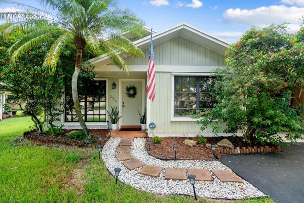 Isla Merita, 3640 E Bell Dr #81, Davie, Florida 33328, image 1