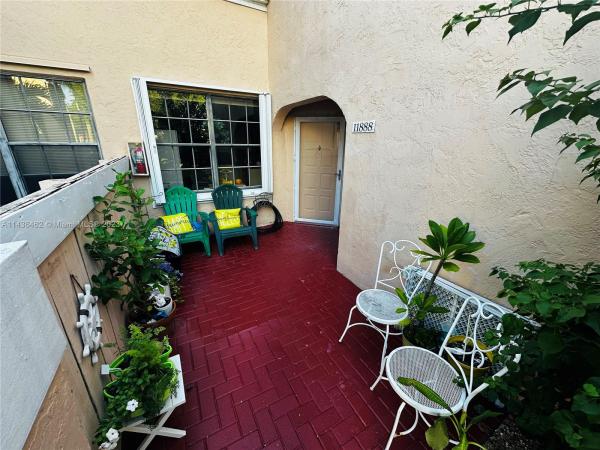 The Provinces Of Pierpointe At Pembroke Lakes, 11888 NW 11th St, Pembroke Pines, Florida 33026, image 2