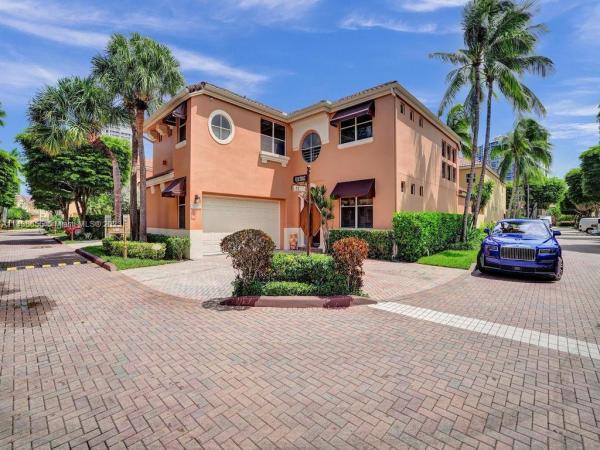 Island Way, 3704 NE 208th Ter, Aventura, Florida 33180, image 1