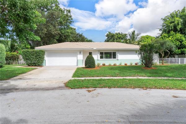 The Pinelands, 900 NW 9th Way, Boca Raton, Florida 33486, image 1