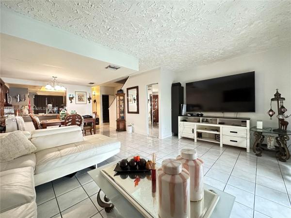Sunblest Townhomes, 8969 Springtree Lakes Dr, Sunrise, Florida 33351, image 1