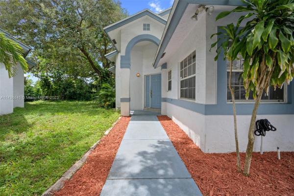 Quincey Park, 9952 SW 16th St, Pembroke Pines, Florida 33025, image 1