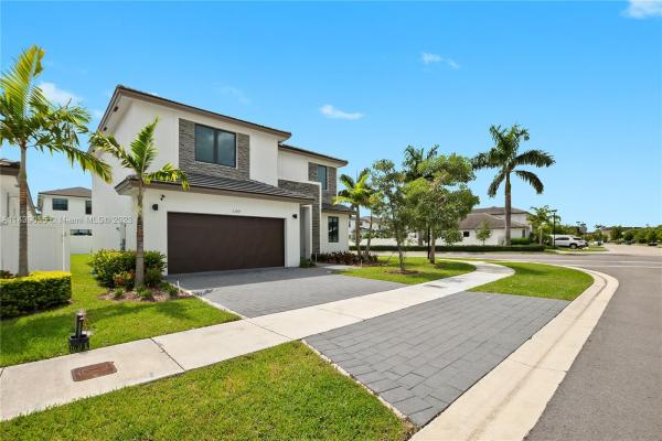 The Landings, 23393 SW 107th Pl, Princeton, Florida 33032, image 1