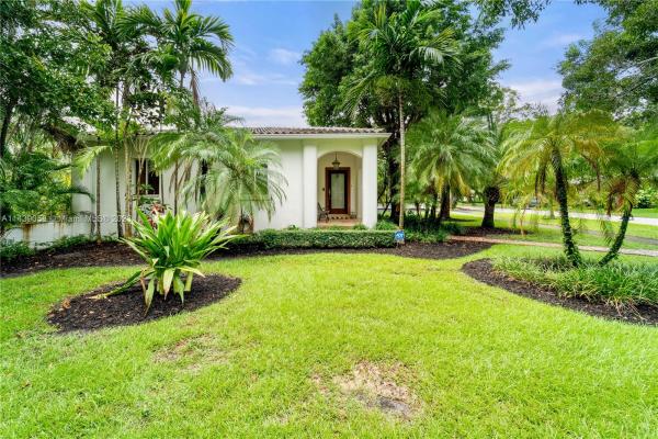 Coral Gables Country Club, 3601 Durango St, Coral Gables, Florida 33134, image 2