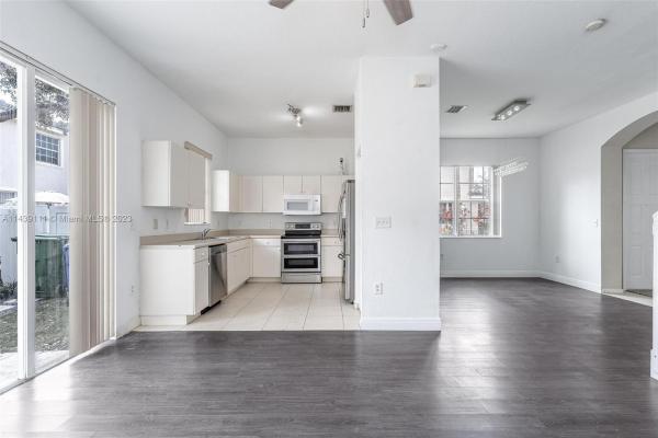 Silver Falls, 4303 SW 124th Ter, Miramar, Florida 33027, image 2