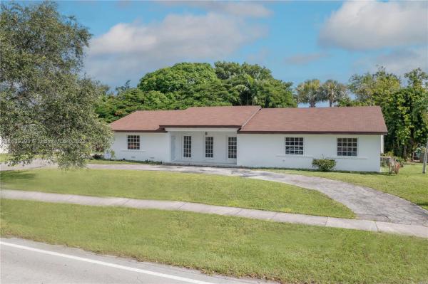 Palmetto Country Club Estates, 9731 Colonial Dr, Palmetto Estates, Florida 33157, image 1