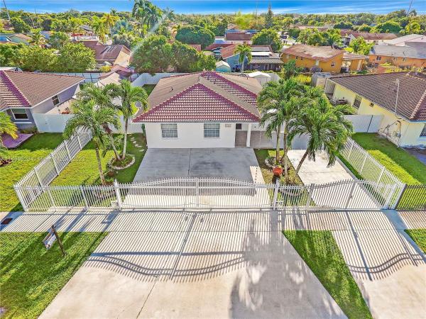 Comfort Villas, 30471 SW 163rd Ave, Leisure City, Florida 33033, image 1