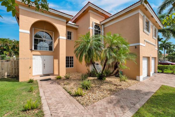 Twin Lake Shores Central, 14027 SW 130th Ct, Three Lakes, Florida 33186, image 1