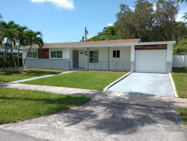 Pine Tree Manor, 9620 April Rd, Cutler Bay, Florida 33157, image 1