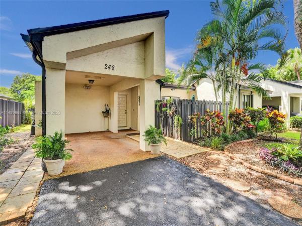 Villas Of Bonaventure, 248 Fairway Cir, Weston, Florida 33326, image 1