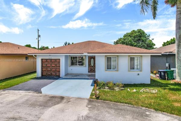 Greenwood Villas, 15836 SW 299th Ter, Leisure City, Florida 33033, image 1