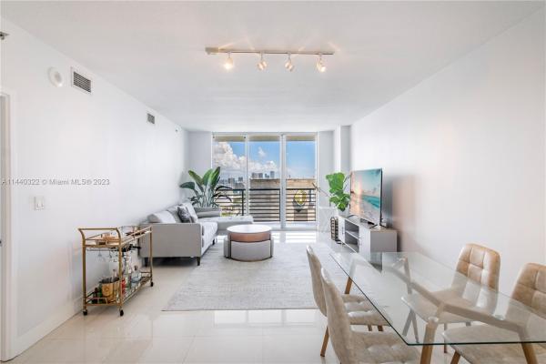 One Miami East, 335 S Biscayne Blvd #3900, Miami, Florida 33131, image 1