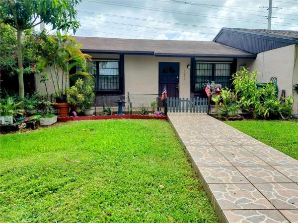 San Sebastian Townhouses, 4213 SW 136 Pl #, Kendale Lakes, Florida 33175, image 1