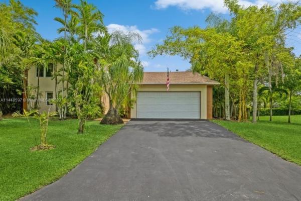Pinewood Estates, 8500 SW 179th St, Palmetto Bay, Florida 33157, image 1