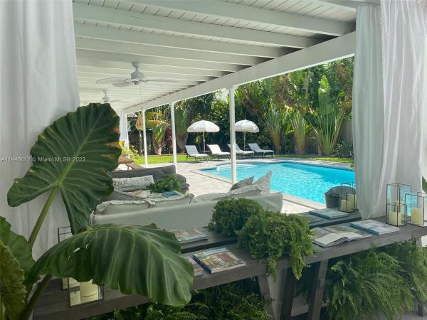 Colonial Palms Manor, 13824 SW 83rd Ct, Palmetto Bay, Florida 33158, image 1