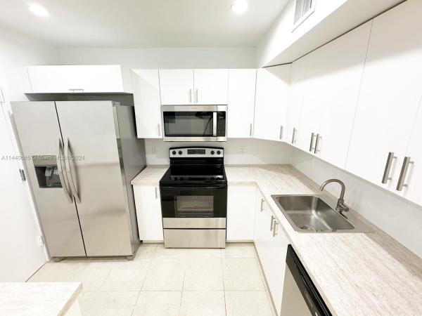 Royal Point, 3700 NW 21st St #314, Lauderdale Lakes, Florida 33311, image 1