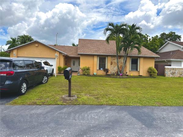 Lakes Of The Meadow, 4861 SW 147th Ct, Kendall West, Florida 33185, image 2