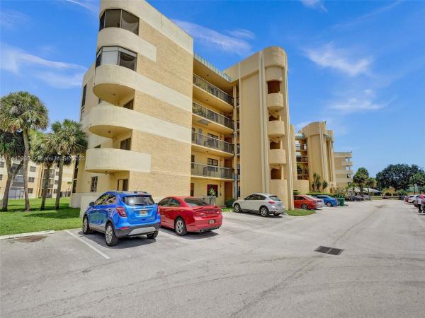 Isles Of Inverrary, 6475 W Oakland Park Blvd #304, Lauderhill, Florida 33313, image 1
