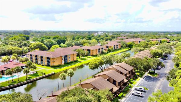 Bonaire Village At Woodmont, 7750 NW 79th Ave #H5, Tamarac, Florida 33321, image 1