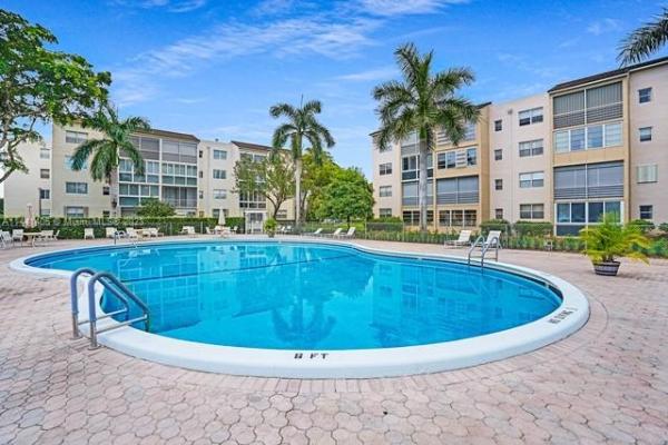 Somerset, Lauderdale Lakes, Florida 33311, image 2