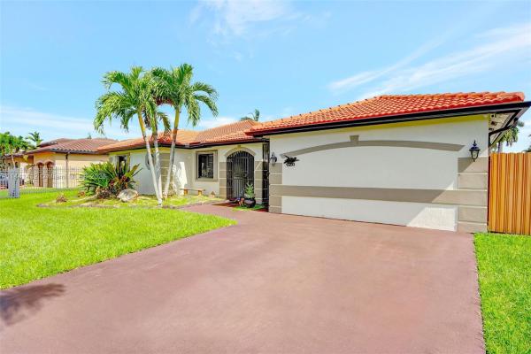 13203 SW 205th Ln, Unincorporated Dade County, Florida 33177, image 2