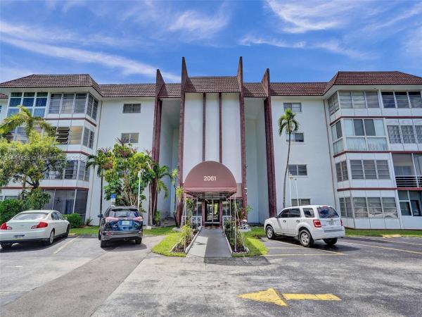 Castle Gardens, 2061 NW 47th Ter #215, Lauderhill, Florida 33313, image 2