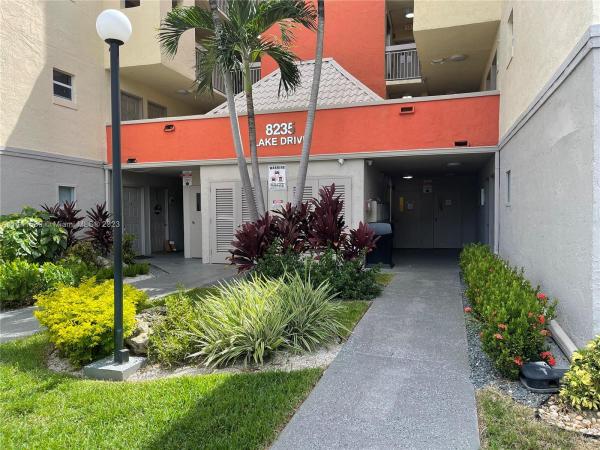 Las Vistas At Doral, 8235 Lake Dr #506, Doral, Florida 33166, image 2