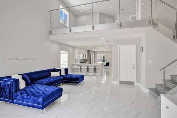 West Lake Village, 1115 Satinleaf St, Hollywood, Florida 33019, image 2