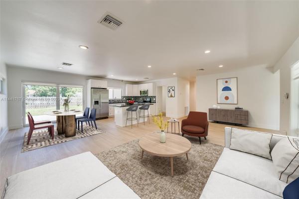 Hollywood Lakes, 1031 N Northlake Dr, Hollywood, Florida 33019, image 2